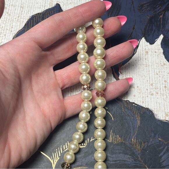 SOLD Vintage Handmade Chunky Cream Pearl and Red Beaded Necklace - Picture 4 of 9